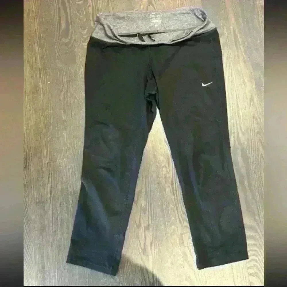 5 for 30$ NIKE 3/4 leggings size M